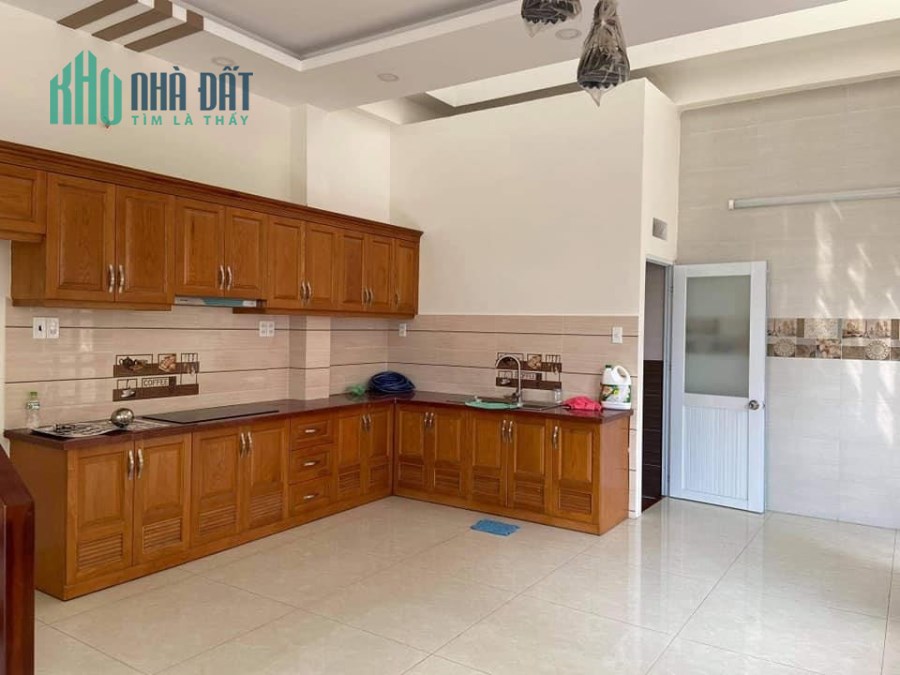 Chỉ 4.x TỶ HIẾM ĐẸP NGÀY TẾT, ngay cây xăng Phan Xích Long, DTSD 140m2