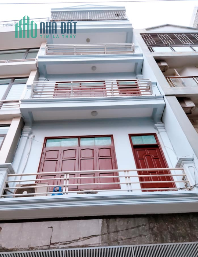 Bán nhà phố Tân Mai 36/40m2, 3pn, ngõ thông, ô tô 20m. Giá 3,3 tỷ