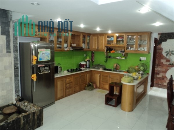 Bán nhà Mặt Tiền hẻm Cao Thắng giá 4 tỷ. LH 0903014305