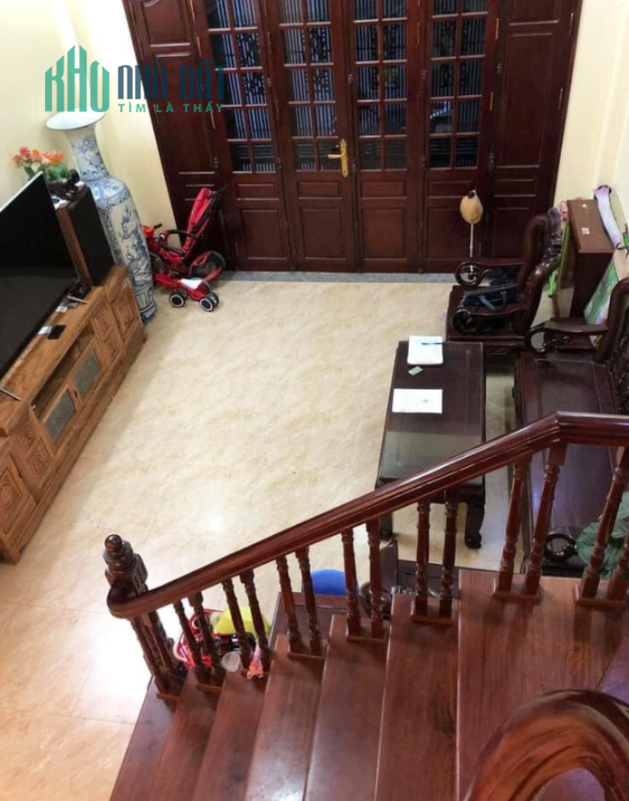Bán nhà phố Tân Mai 41m2, 4 tầng, ô tô 10m, ngõ thông. Nhỉnh 3 tỷ