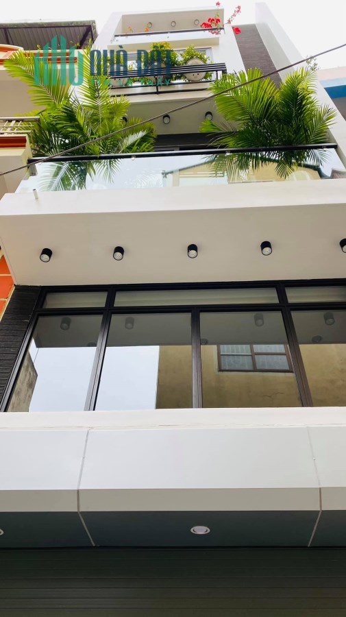 Bán nhà phố Ngọc Lâm,kinh doanh,ô tô vào nhà,53m,5 tầng,6.5 tỷ.Lh:0989126619.
