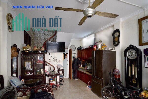 BÁN GẤP nhà phố Tân Mai-30mX2T-oto đỗ-giá chỉ 1.899 tỷ