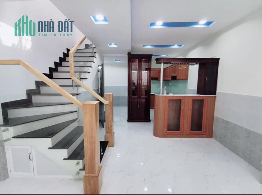 Hẻm xe hơi đỗ cổng - Sát mặt đường Thích Quảng Đức. Giá cực tốt ở Phú Nhuận