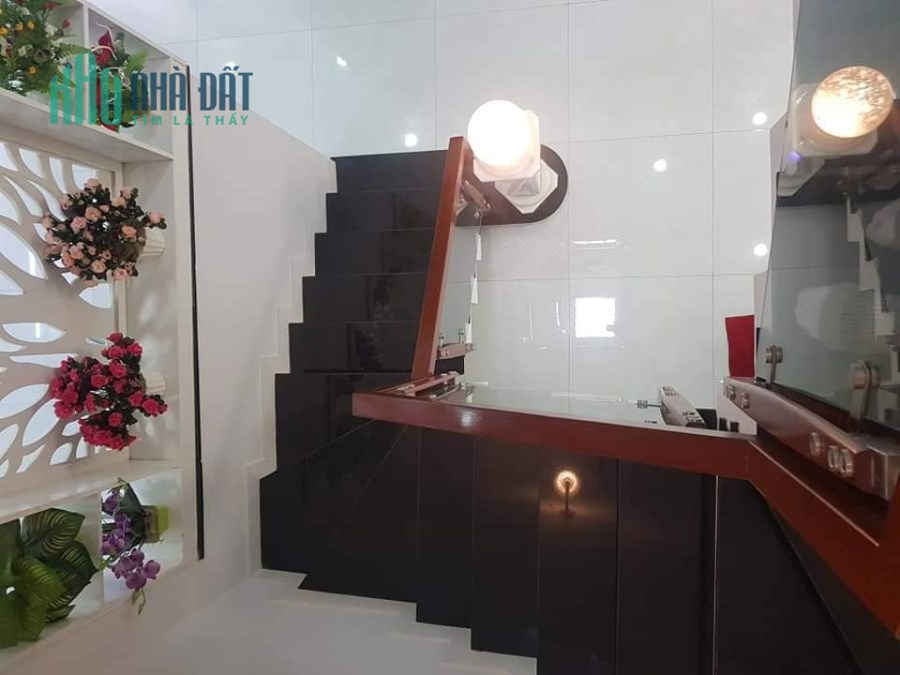 Bán nhà Quận 3,4 tầng nhà mới ở ngay, tặng toàn bộ nội thất.Rộng 60m2.