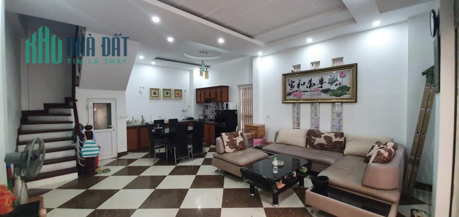 NGÔI NHÀ TRONG MƠ CỦA GĐ CÓ Ô TÔ - NHÀ LẠC LONG QUÂN - SÁT PHỐ 42M2 8.2 TỶ.