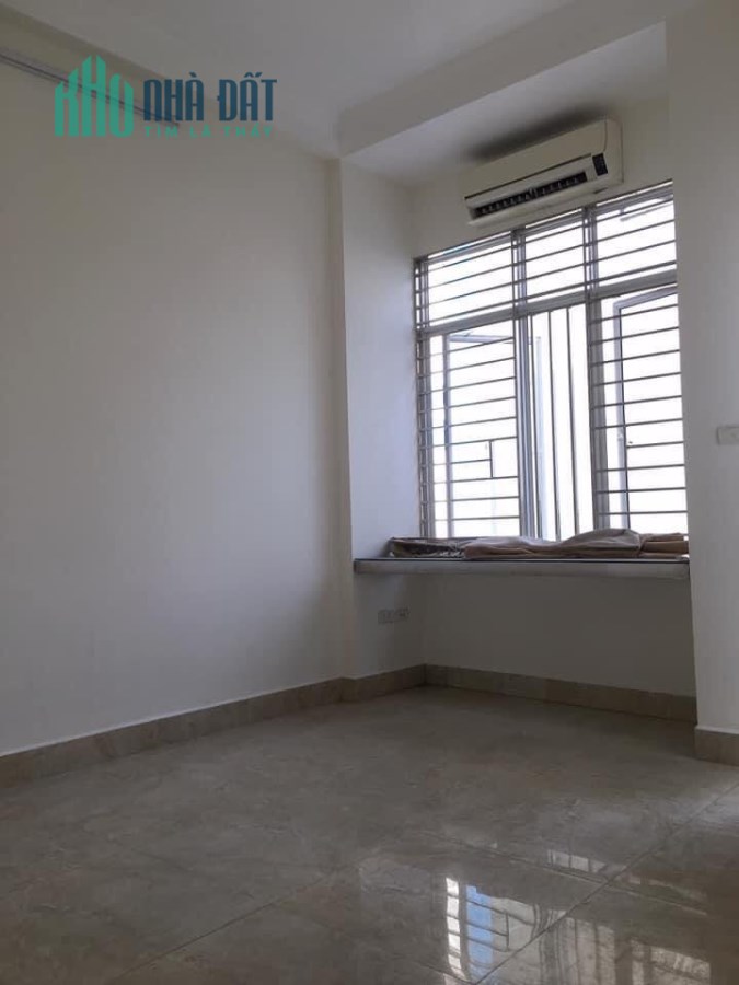 Bán gấp nhà phố Lĩnh Nam, ô tô vào nhà, DT38m, 5 tầng, nhỉnh 3 tỷ.