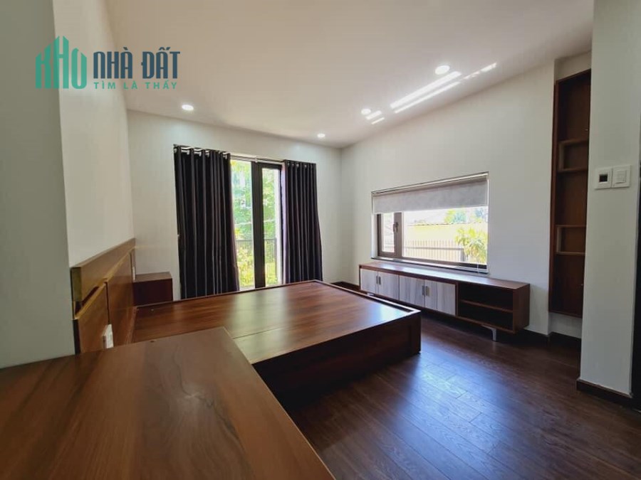 Bán nhà HBG đường Âu Cơ, Quận Tân Bình, 1T2L tặng toàn bộ nội thất cao cấp