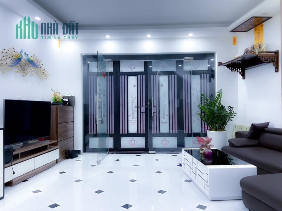 Bán nhà ngõ 262 Nguyễn Trãi, Thanh Xuân, 5 tầng ở ngay. LH: 0846 282 986.
