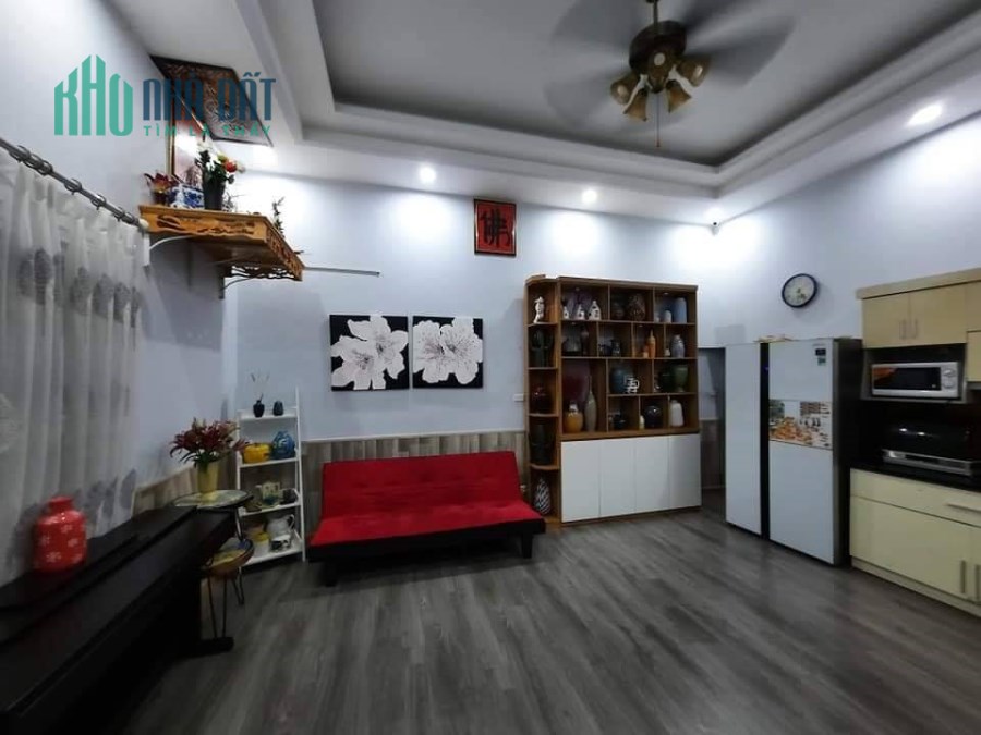 Bán nhà 504 Xã Đàn 35M, 5T, 3 nhà ra ô tô, chỉ 3.95 tỷ. LH: 0846 282 986.