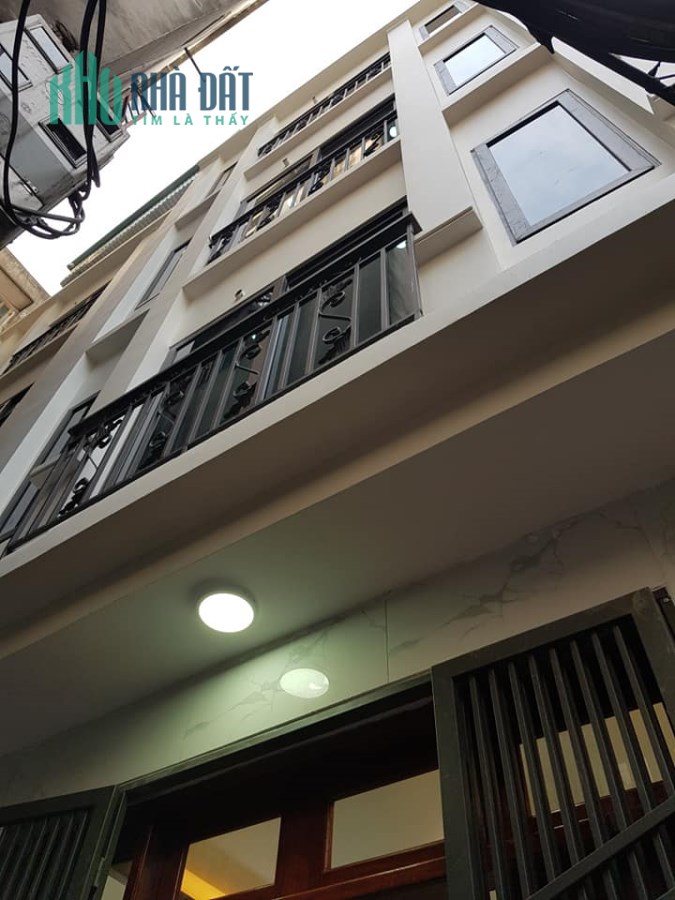 NHÀ MỚI PHỐ NGUYỄN SƠN, LONG BIÊN, Ô TÔ TRÁNH, 40M, 5 TẦNG, 3 TỶ 7. LH 0945262238