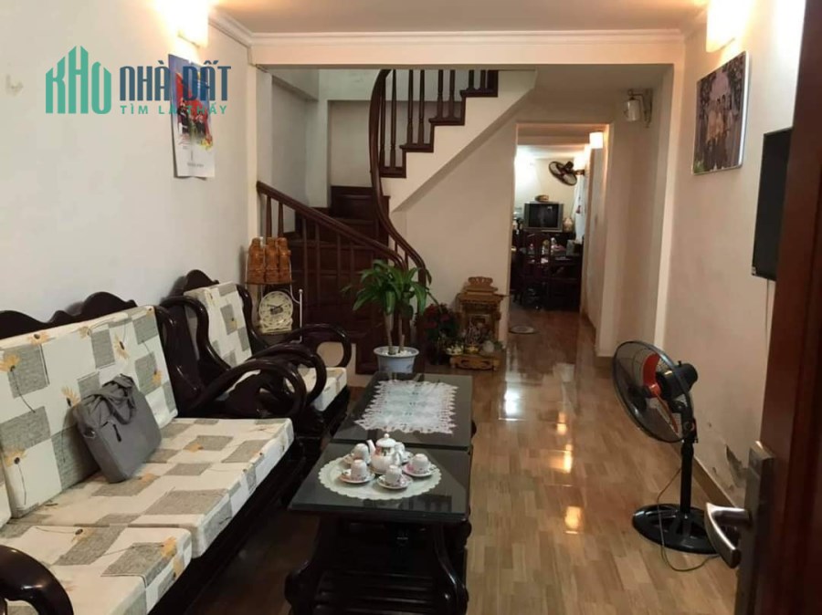 Bán gấp nhà Đường Hoàng Hoa Thám, DT 50m2. LH: 0846 282 986.