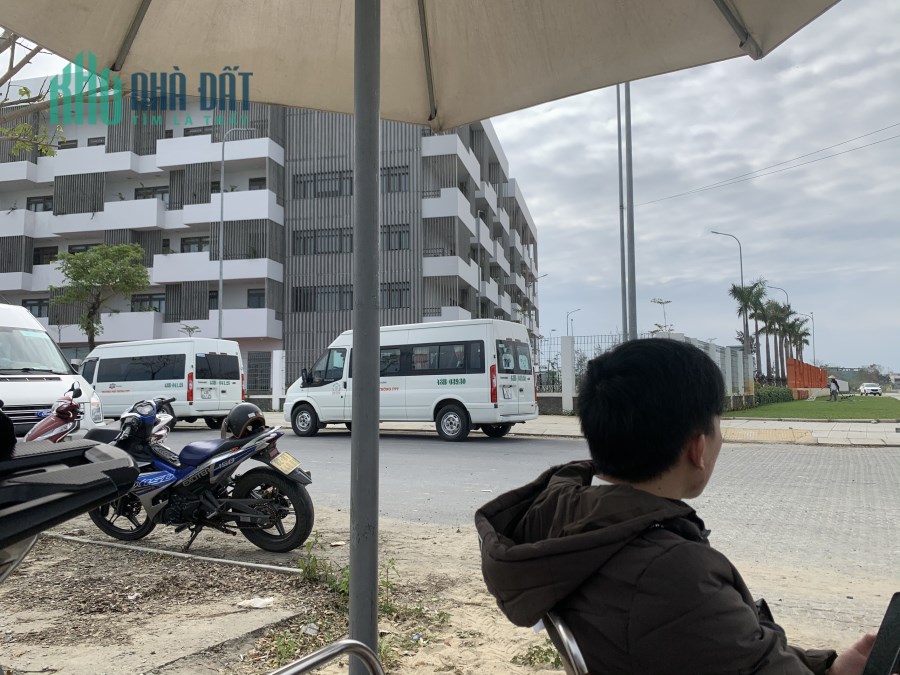 Bán gấp lô đất FPT vị trí đẹp giá chỉ 2,450 sát sông