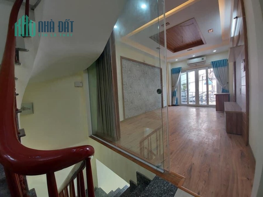 Bán gấp nhà phố Nam Dư - Hoàng Mai - Ô tô đỗ cửa, 40m, 5tầng, mt4, chỉ hơn 2tỷ.