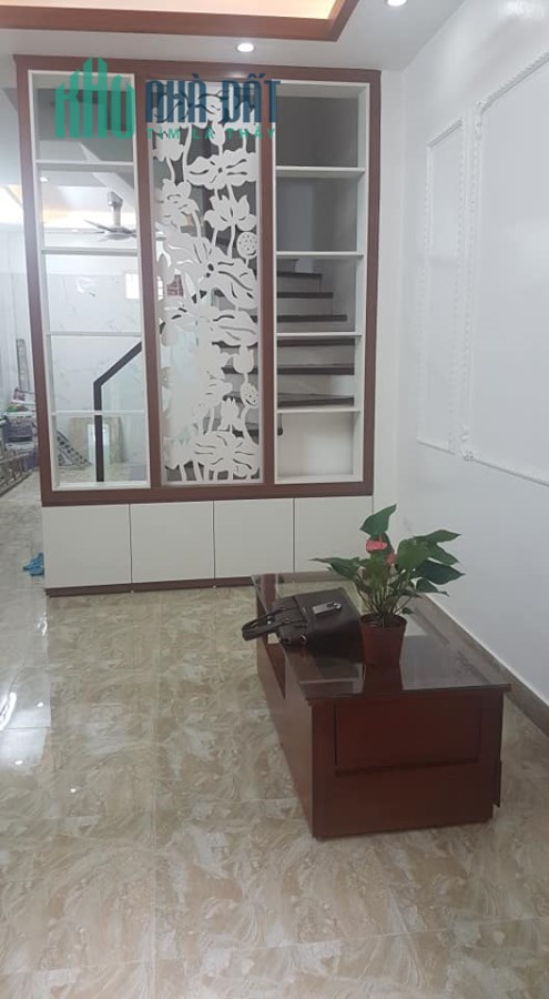 Phân lô Lạc Long Quân, sát ô tô tránh, 35m, giá 3,65 tỷ