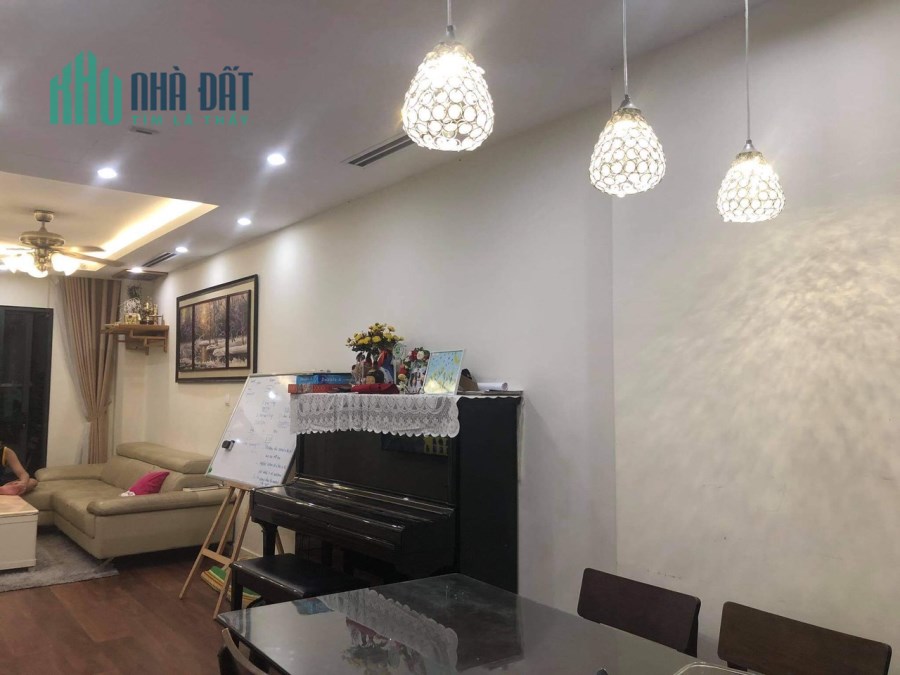 Cần bán gấp căn 3PN 93m2, cc Imperia Garden, giá 3.8 tỷ, full NT