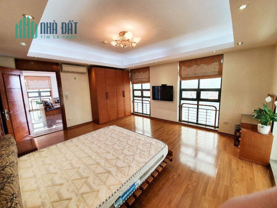 Cho Thuê Căn Hộ Cao Cấp 165m2, 3pn ,  Phố Đội Cấn, Gần Vạn Bảo . 15 triệu