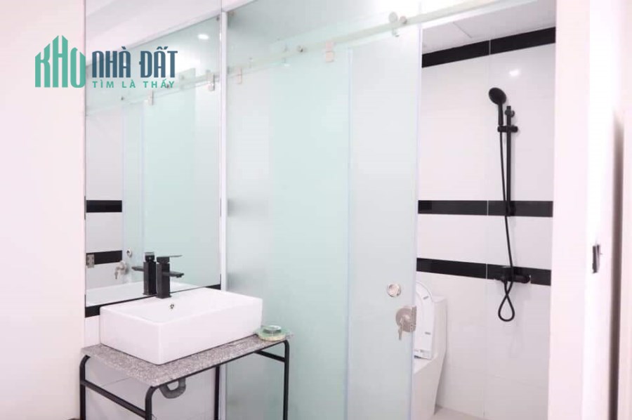 ĐÁNG TIỀN, Lạc Long Quân 65m x 7 tầng, giá 11 tỷ, thang máy, ô tô. LH 0981588619.