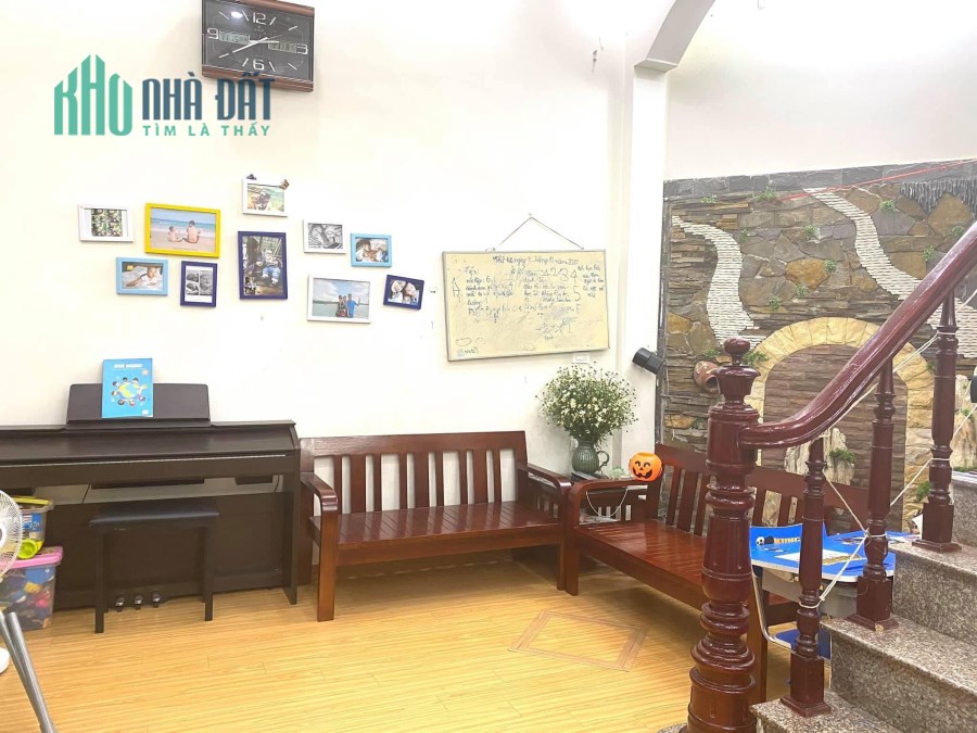 BÁN NHÀ NGÕ 169 HOÀNG MAI, 50M Ô TÔ TRÁNH, GIÁ RẺ, 40M, 4 TẦNG, 2 TỶ 9. LH 0945262238