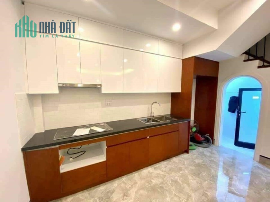 QÚA RẺ, Giảng Võ 59 m x 4 tầng, ô tô gần nhà, 5.2 tỷ. LH 0981588619.