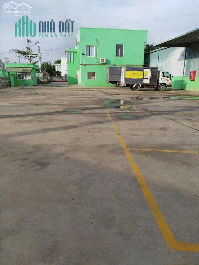 Cần bán nhà xưởng dt 8200m2 KCN Xuyên Á, Long An. Cách Sân Bay Tân Sơn Nhất 20km.giá 45 tỷ