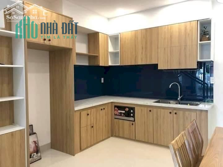5 tầng BTCT ngang gần 5m sân thượng mát Quận 3 giá 5 tỷ 78 tl (0902664082)