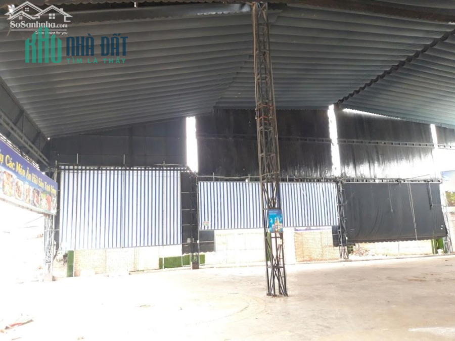 Cho thuê mặt bằng 800m2 làm quán ăn, Cfe tại đường 61 Gần ĐH Công Thương Q9. giá 70tr