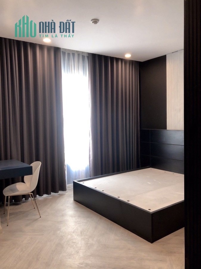 Căn hộ Sunrise city view cần bán giá tốt, lầu cao- căn góc