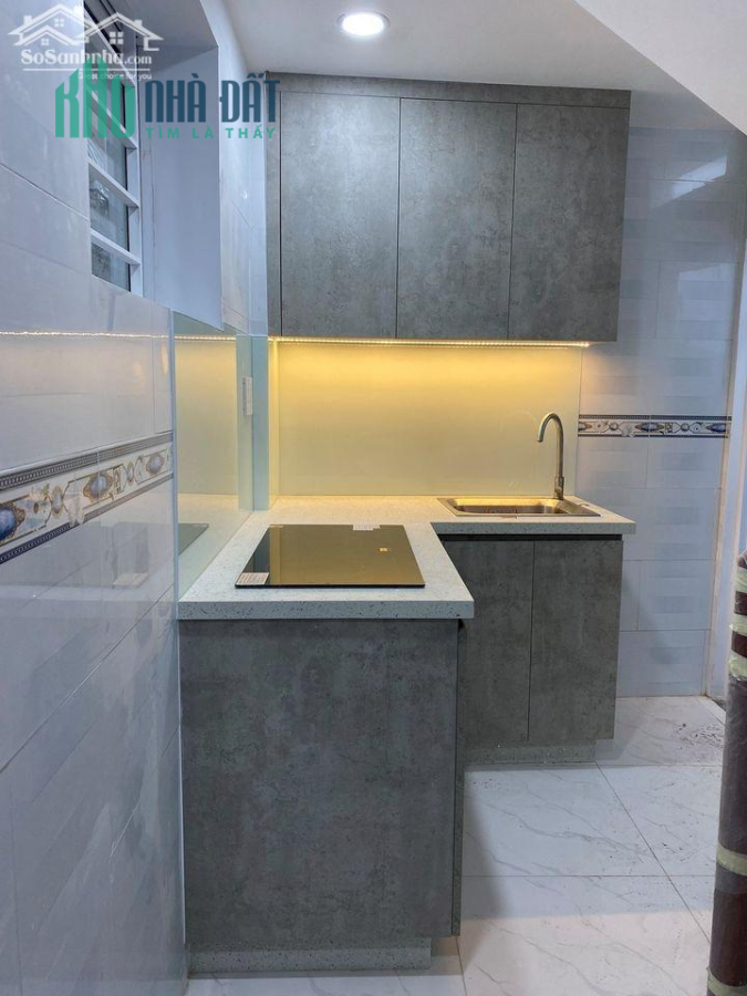 Bán nhà hẻm nhựa 4m2 thẳng 1 trục Lê Văn Sỹ Quận 3 chỉ 2 tỷ 7 (0902664082)