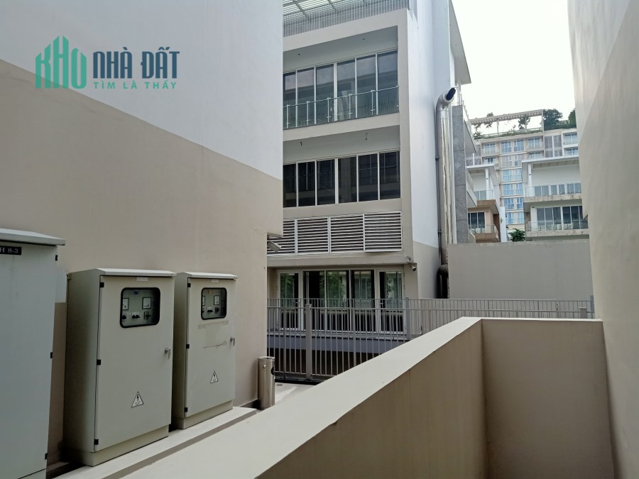 Bán nhà đường 2/9 ( sát cầu Rồng ). + Diện tích 264m2 ( 12m *22m )