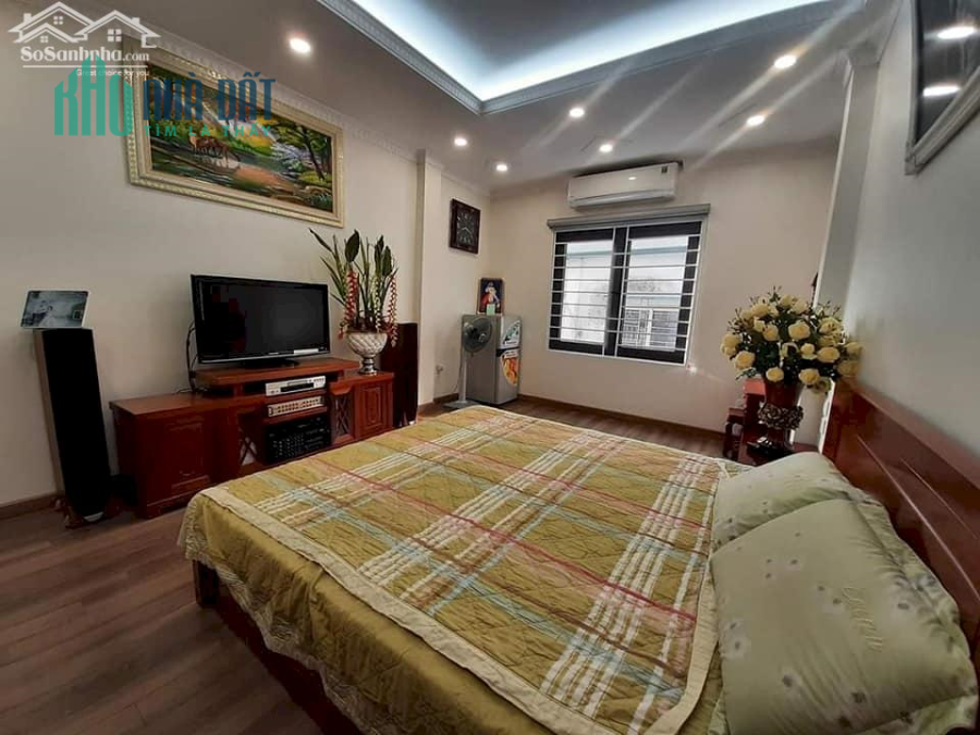 5 tỷ Nguyễn Tri Phương Quận 10 - 4 tầng sân thượng gần 40m2 (0902664082)