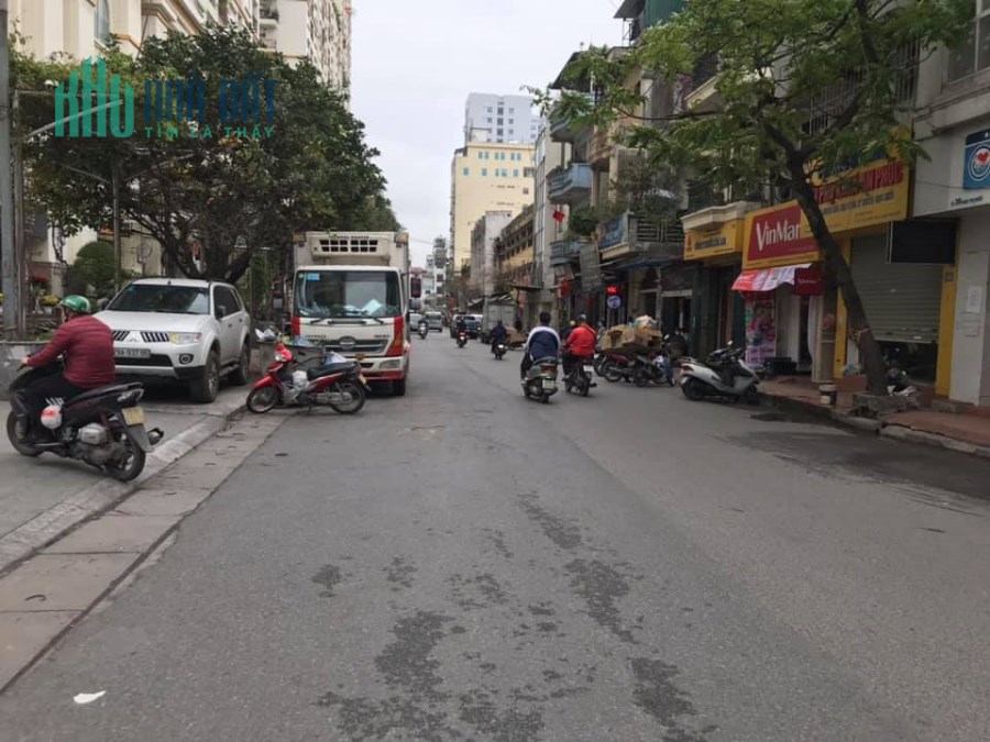 Bán đất mặt phố Ngọc Thụy,khu vực kinh doanh sầm uất,70m,giá 6,99 tỷ.Lh:0989126619.
