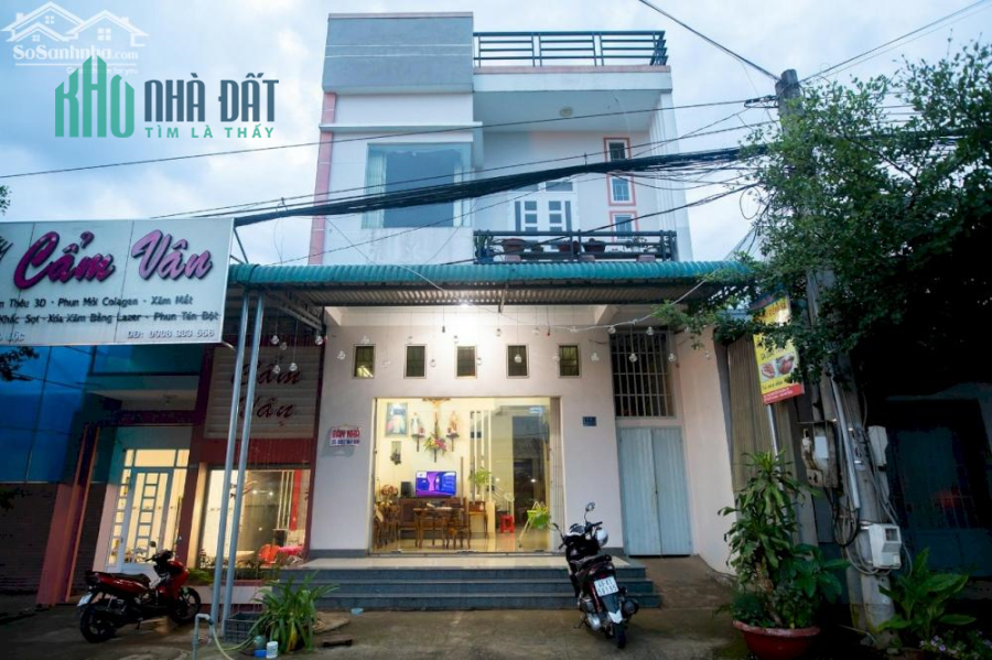 Bán đất thổ cư mặt tiền Trần Phú tặng nhà lầu nguyên căn mới “cóng” tại TP Bảo Lộc.