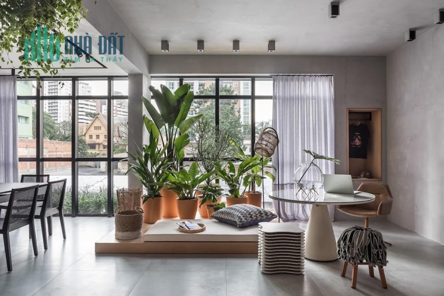 Bán nhà mt LÊ DUẨN. + Kết cấu 3 tầng, diện tích 98.5m2, ngang 6m.