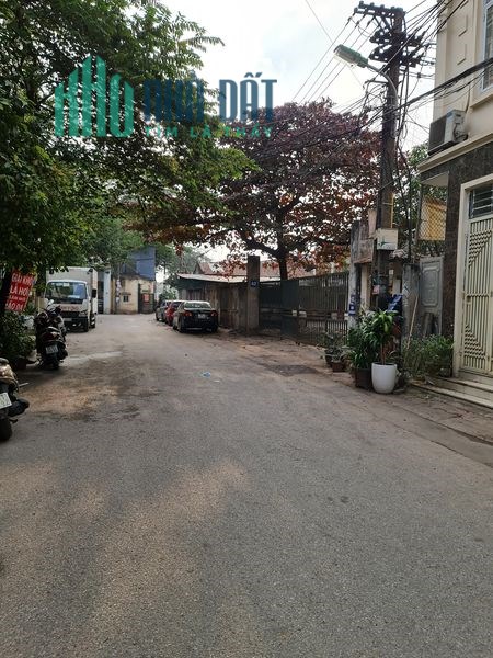 Nhỉnh 4 tỷ có 80m2 đất phố Tư Đình,đường nhựa,phân lô quân đội.Lh:0989126619.