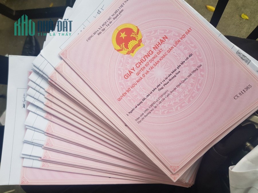 bán đất thủ cư 100%, xung quanh là nhà thờ