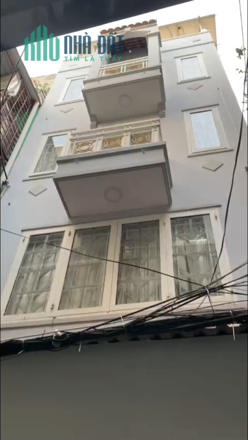 Nhà 5 tầng Lý Chính Thắng, P8, Q3, cần bán gấp.