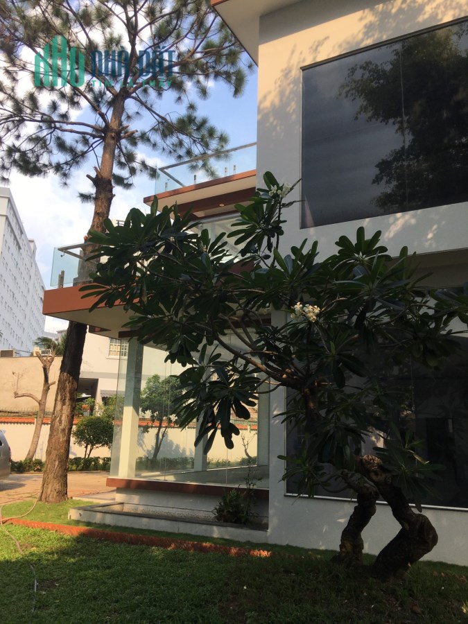 Bán Biệt Thự Sân Vườn , Đường Số 12, P. Trường Thọ,giá 78 tỷ/1177m2