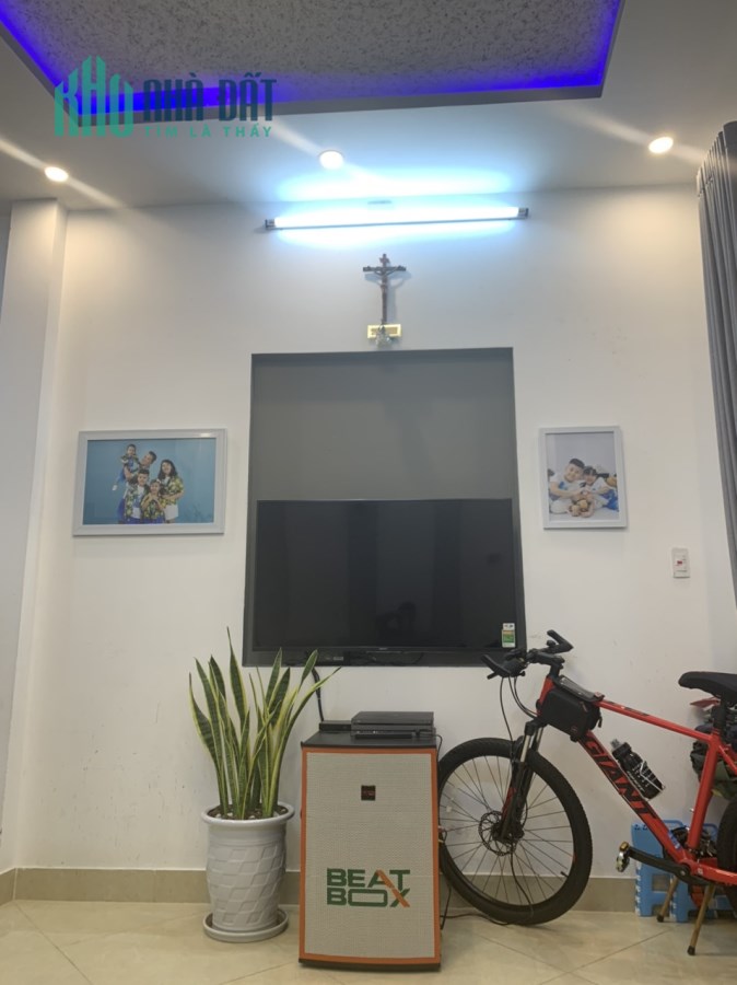 Nhà kiệt 1 trệt 2 lầu 50m2 đường Lê Duẩn