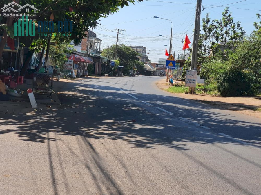 TÔI CẦN BÁN 2.700M2 ĐẤT VƯỜN CÓ SẴN 140m2 THỔ CƯ MẶT TIỀN ĐƯỜNG NHỰA