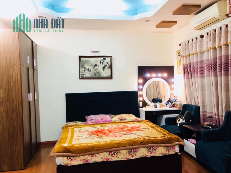Bán gấp nhà ngõ 65 Phúc Xá giá 2 tỷ, 30mx3T, oto đỗ gần