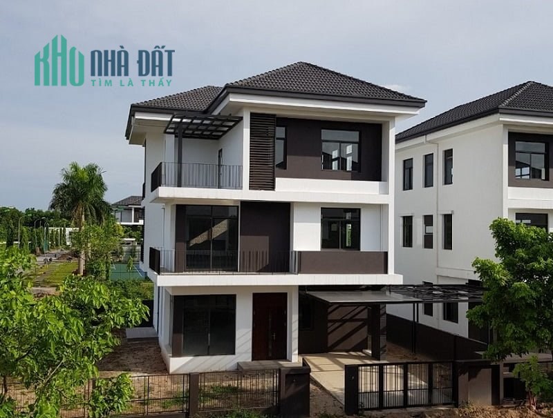 Tôi cần tiền nhượng căn góc 115m2, ở luôn, giá 23tr/m2, chung cư C37 Bắc Hà (Phố Xinh), Tố Hữu