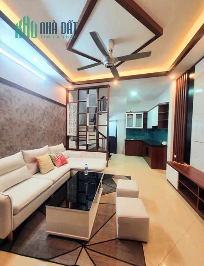 Bán nhà 22 Tôn Thất Tùng 32m2, 4 tầng, về ở ngay, ngõ hơi sâu - 3.2 tỷ