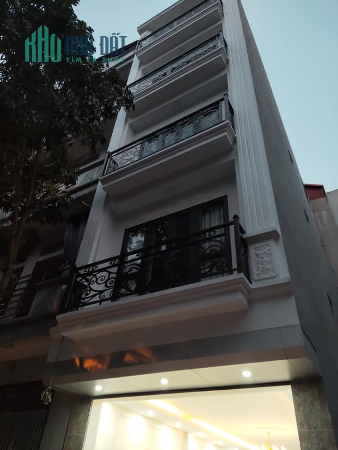 Vũ Tông Phan 5 tầng, thang máy, lô góc 2 thoáng, ô tô qua nhà, chỉ 6 tỷ