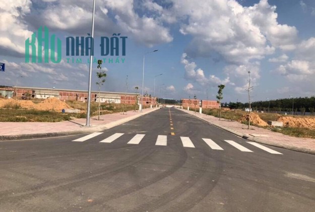 Vợ chồng tôi cần bán gấp mãnh đất để lấy vốn kinh doanh, diện tích 180m2