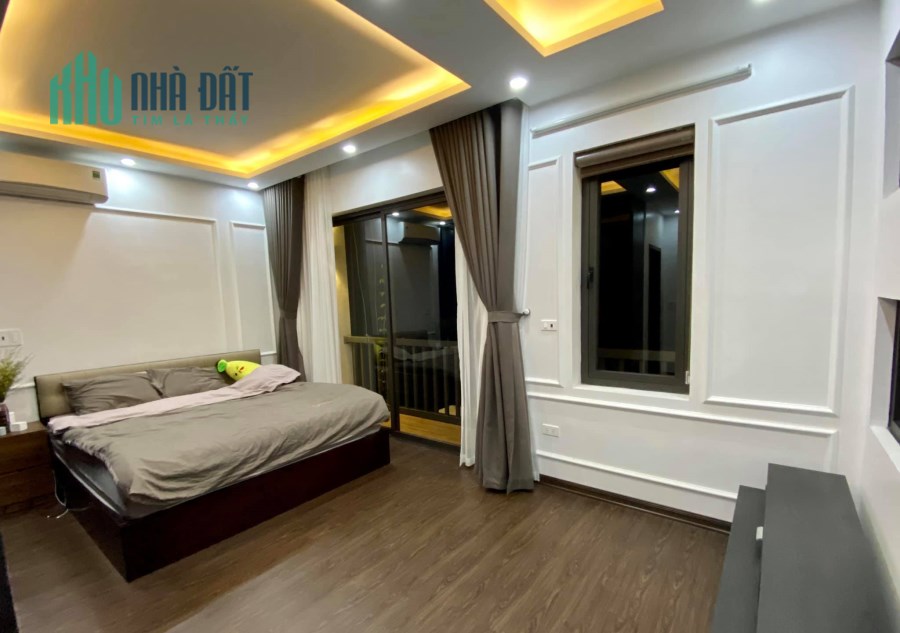 Bán CHCC GP Invest 170 Đê La Thành giá 4.5 tỷ, 143m2, NT đầy đủ