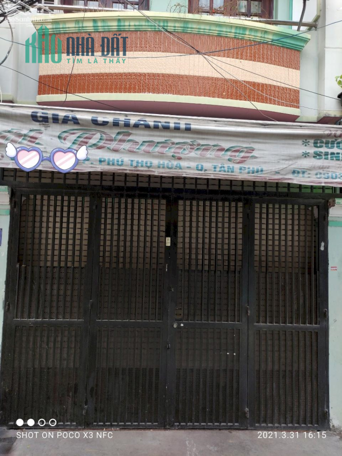 Bán nhà trung tâm Quận Tân Phú chỉ nhỉnh 3 tỷ, xe hơi đỗ cửa, 40m2.