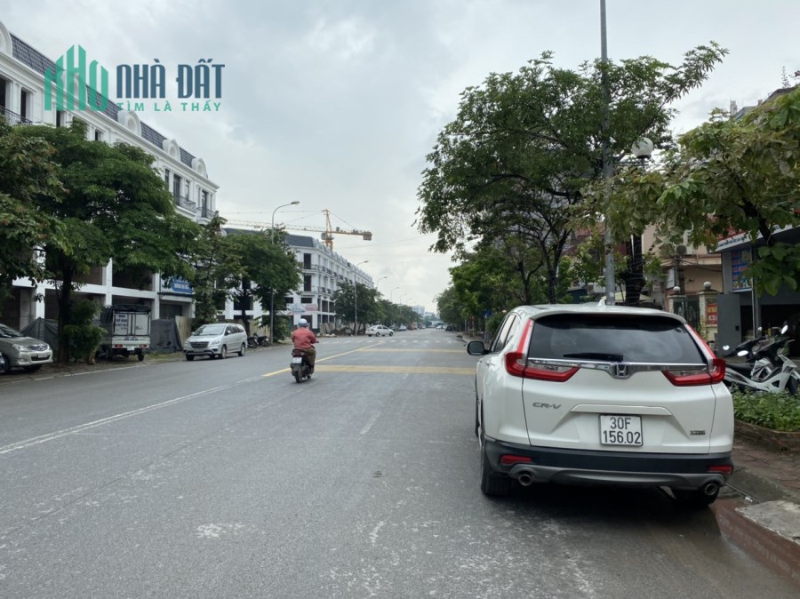 Bán đất Trâu Quỳ -90m2 Thành Trung nhìn khu 31ha –Đường 13m.0982852808
