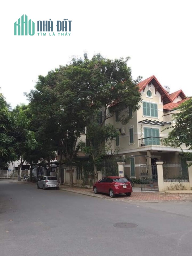 Bán biệt thự BT4 khu đô thị Việt Hưng,vị trí đẹp cho mở văn phòng,237m,mt 15m,4 tầng.