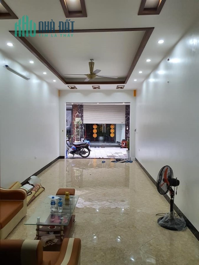 Nhà mới xây Giáp Bát 40m, 5 tầng, mặt tiền 3,5m, 6,2 tỷ