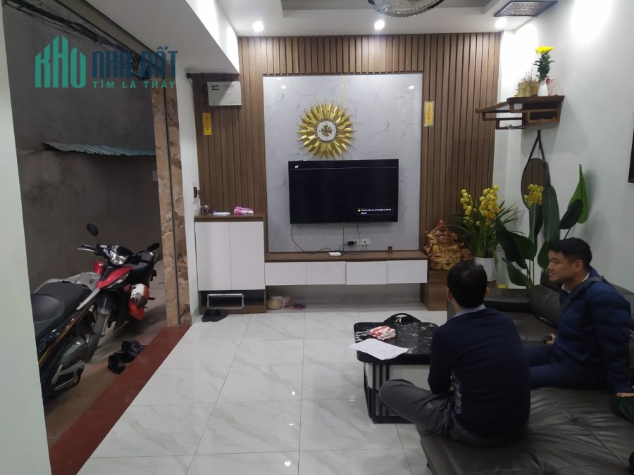 Bán nhà Khương Đình, ô tô cách 10m, nhà mới, đẹp lung linh 35m2x5t, giá 4 tỷ